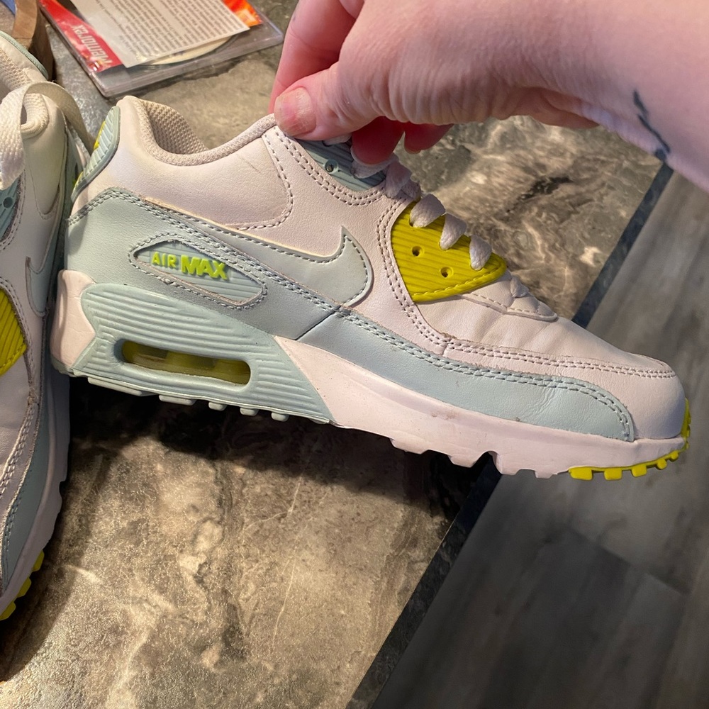 White Nike air max 90 sneakers